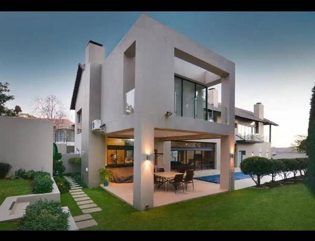 4 BEDROOM HOUSE FOR SALE IN BENMORE GARDENS